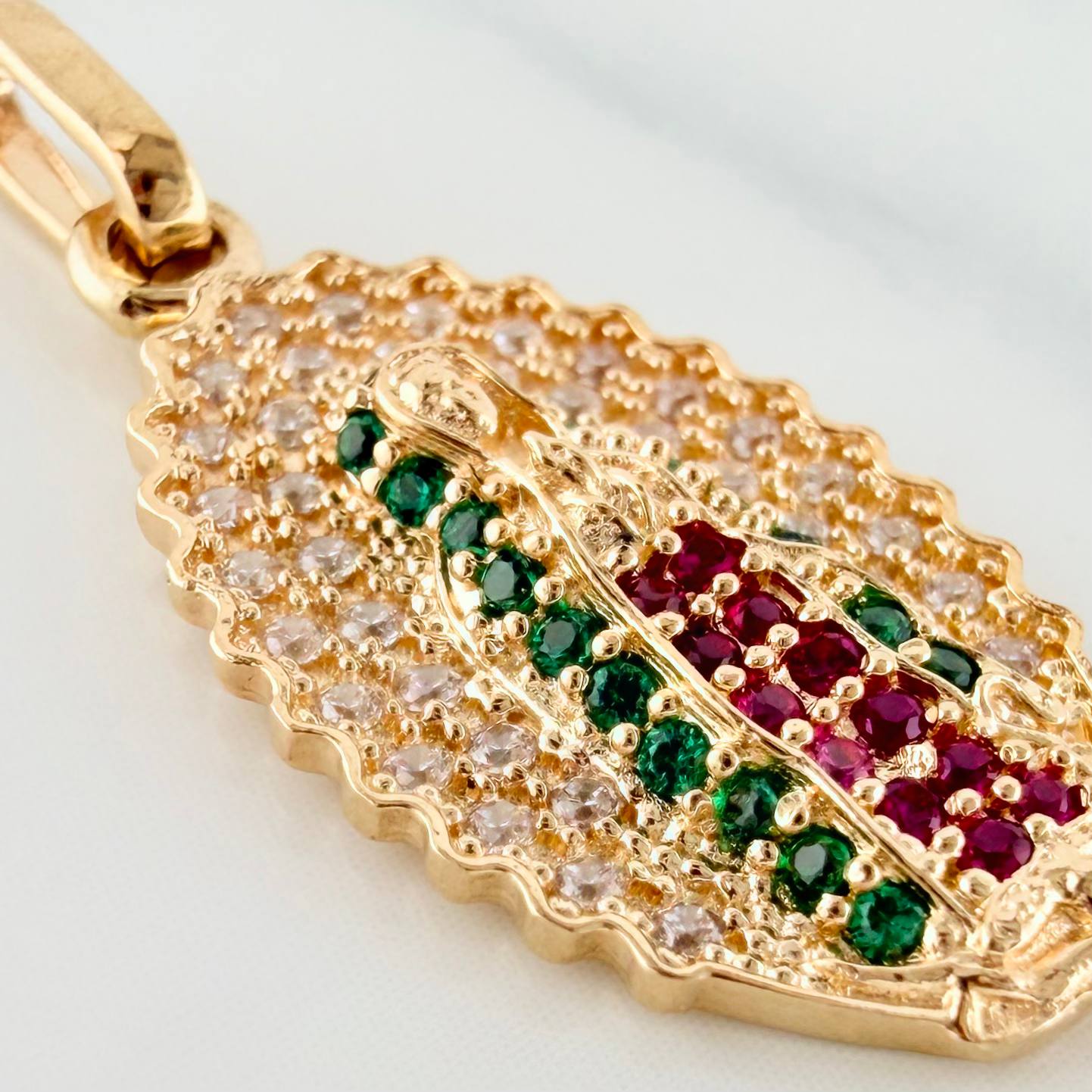 Dije Virgen Guadalupe 1.9 g / 2.6 cm Oro Amarillo 18K
