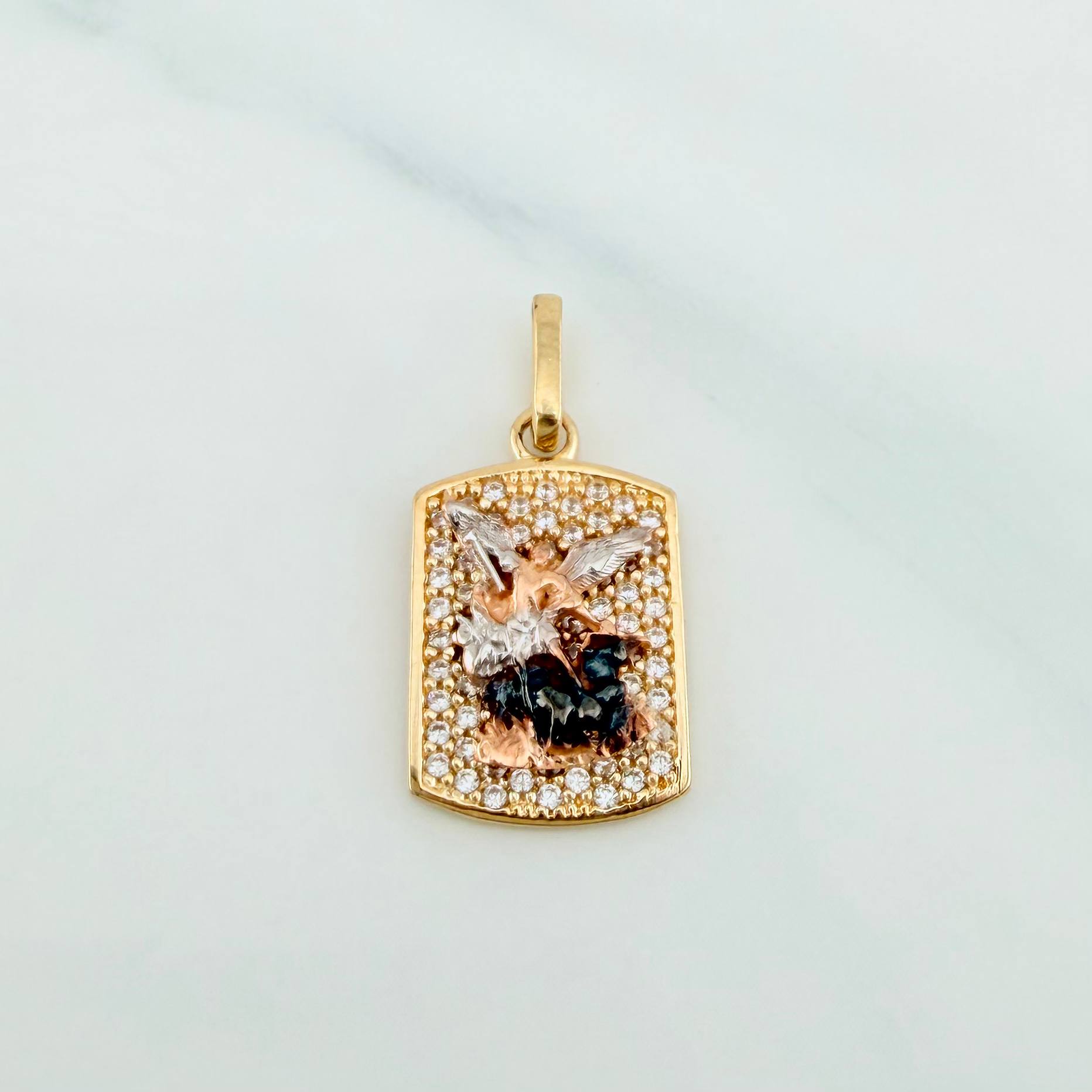 Dije San Miguel Arcangel 2.35 g / 2.2 cm Tres Oros 18K