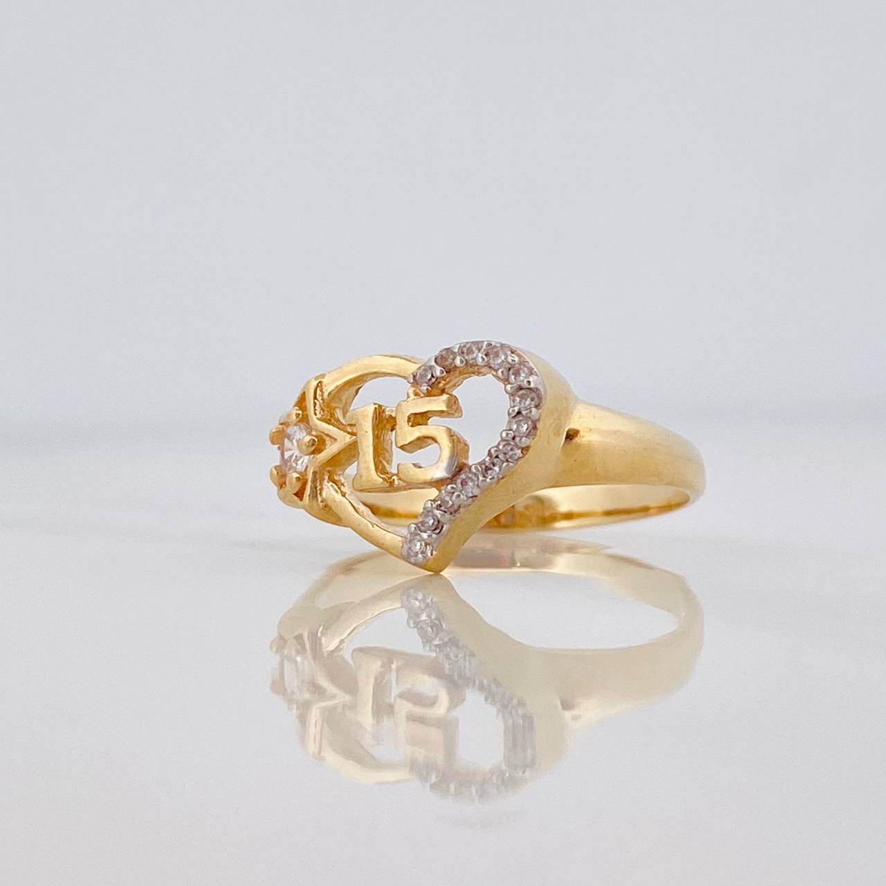 Anillo Corazon Y Estrella 15S 2.75 g / T6 Dos Oros Amarillo Blanco 18K