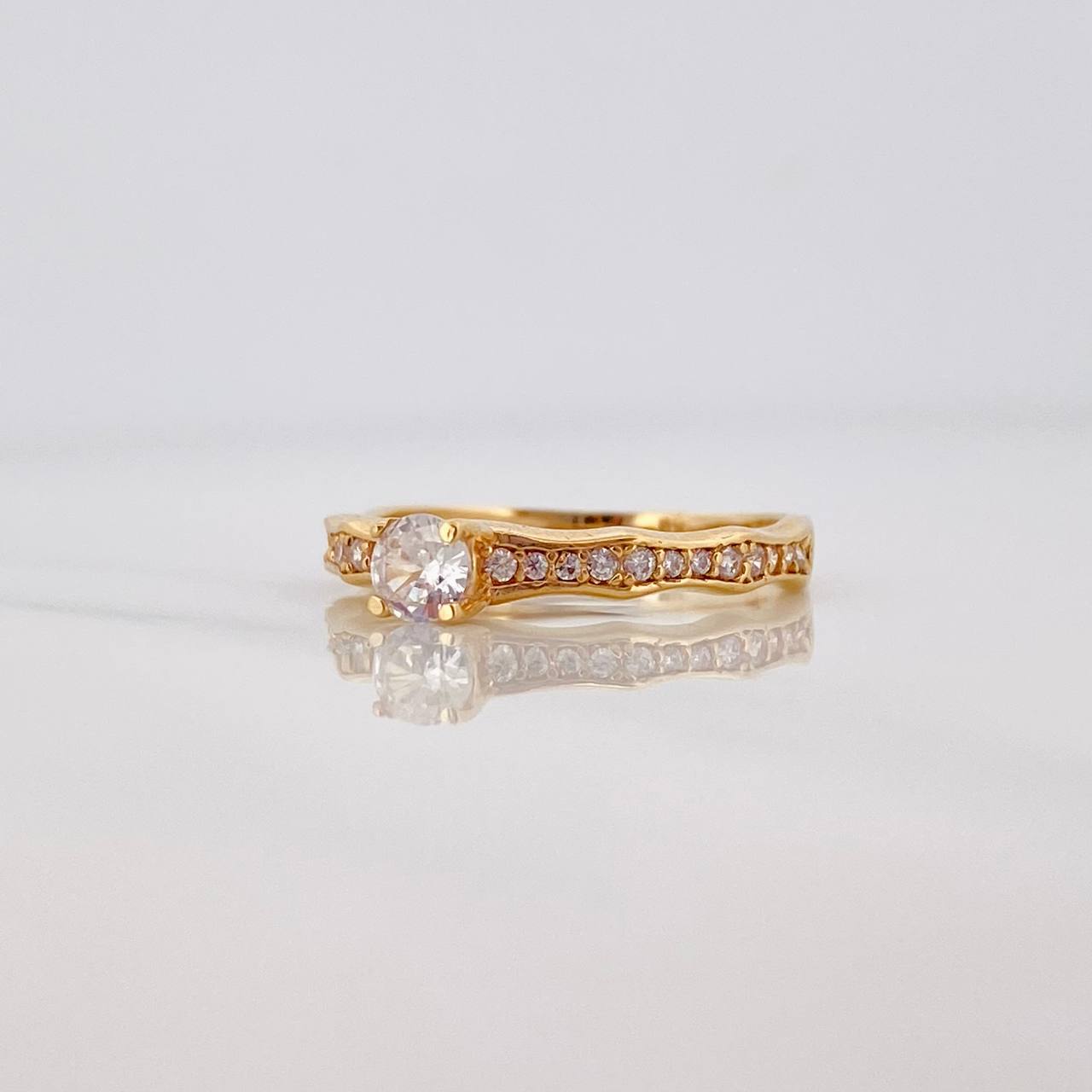 Anillo Solitario 2.1 g / T6 3/4 Oro Amarillo 18K