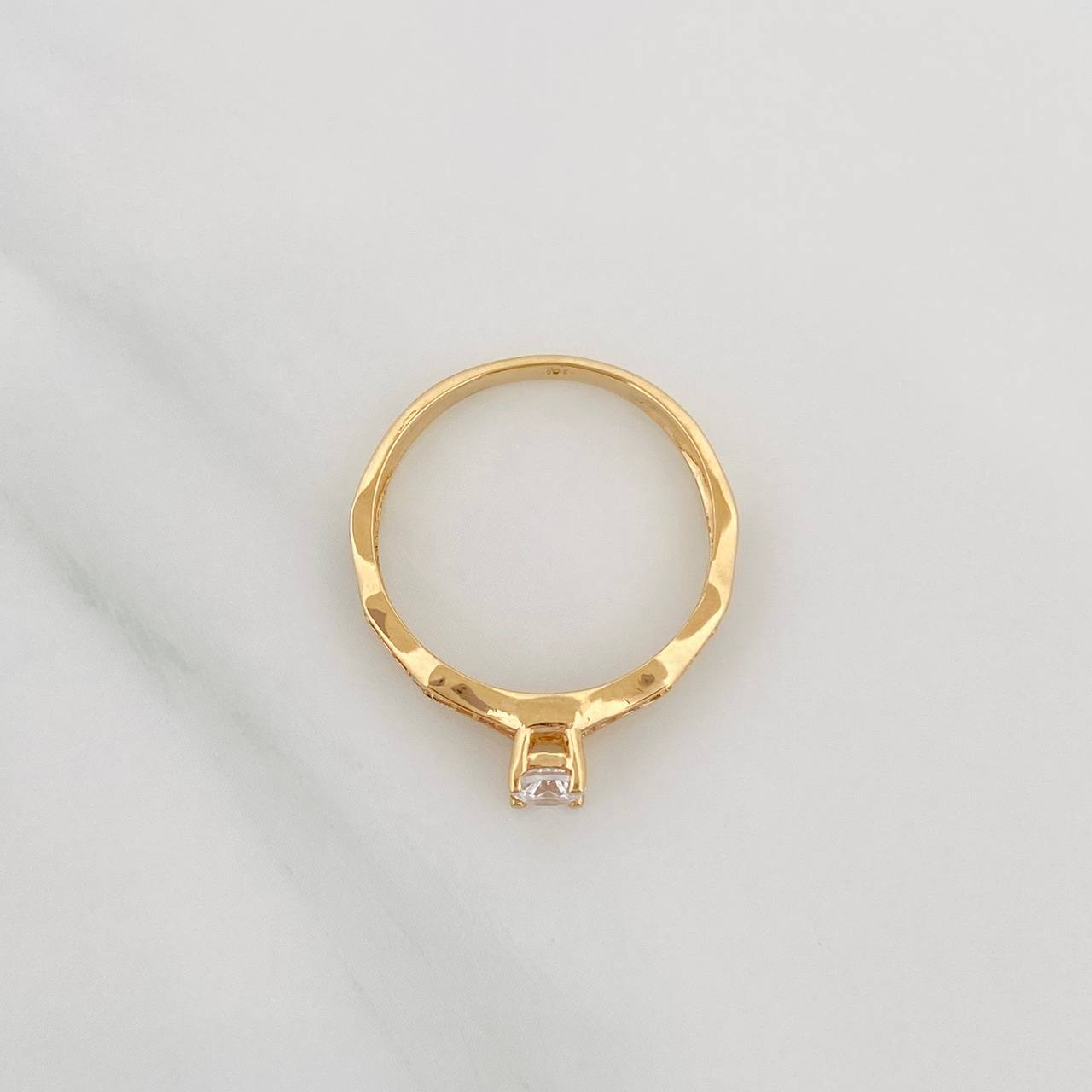 Anillo Solitario 2.1 g / T6 3/4 Oro Amarillo 18K