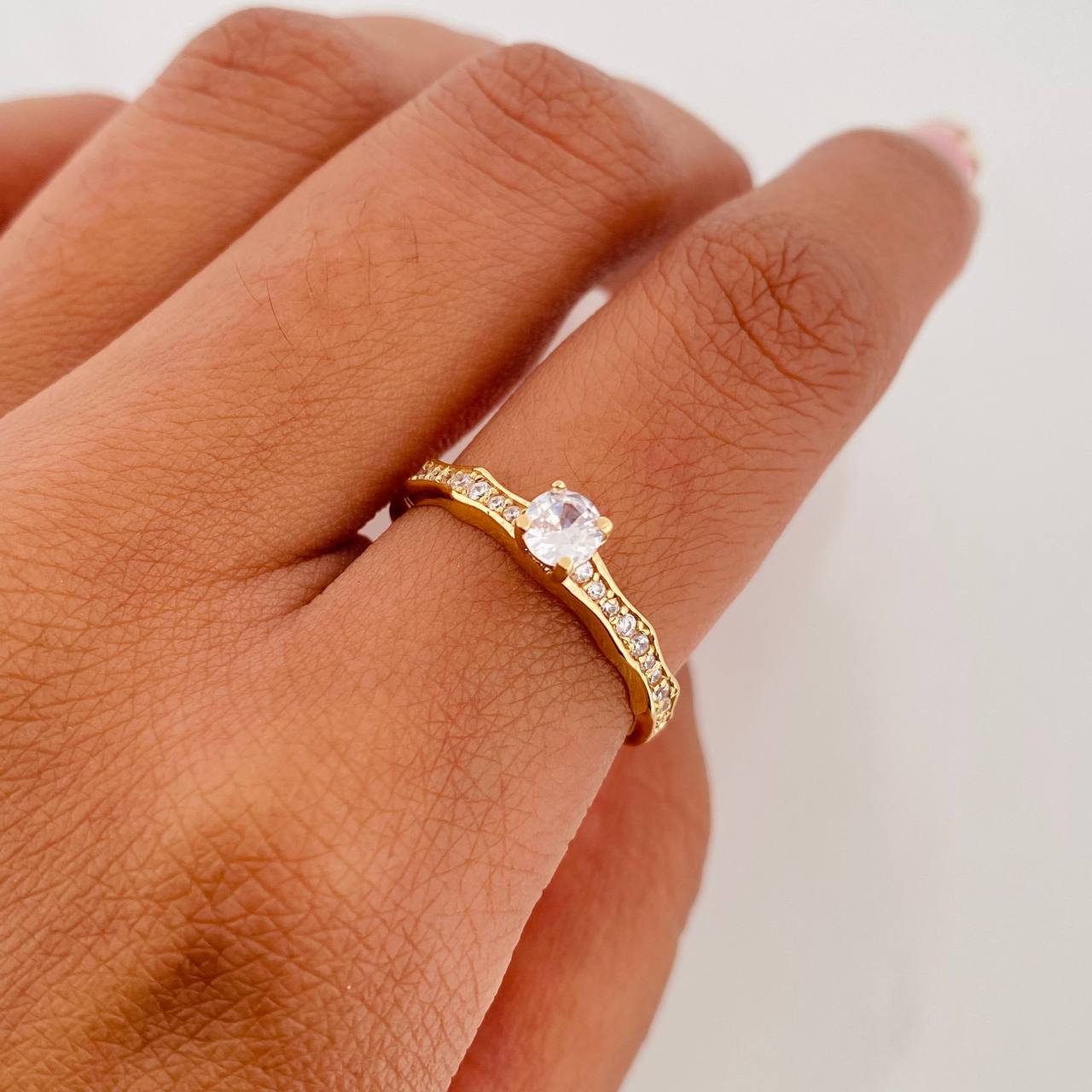 Anillo Solitario 2.1 g / T6 3/4 Oro Amarillo 18K