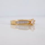 Anillo Solitario Doble Linea Incrustada 3.15 g / T5 1/4 Dos Oros Amarillo Blanco 18K