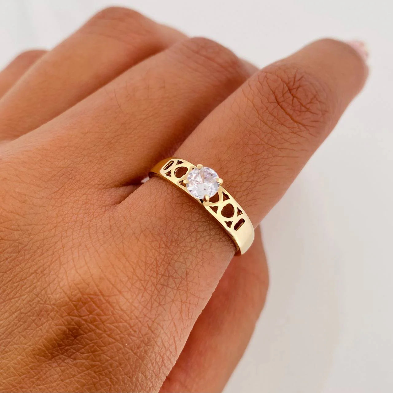 Anillo Banda Corazones 1.8g / T6 1/4 Dos Oros Amarillo Blanco 18K