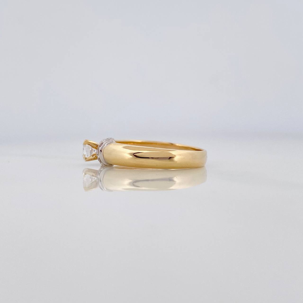 Anillo Solitario 2.6 g / T5 3/4 Dos Oros Amarillo Blanco 18K