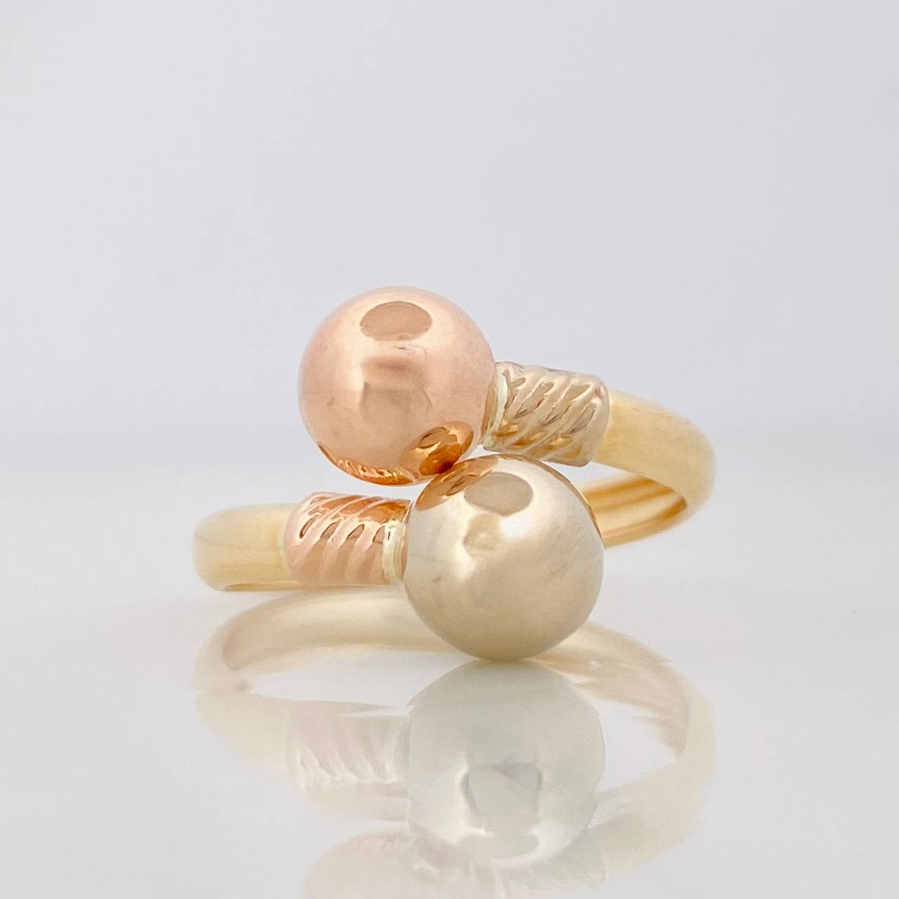 Anillo Tu y Yo 1.55g / T7 1/2 Tres Oros 18K