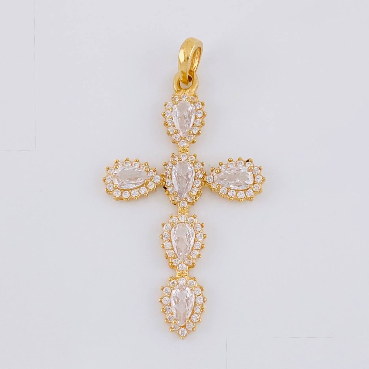 Dije Cruz Tupida Ovalada 2.4g / 3.9cm Oro Amarillo 18K