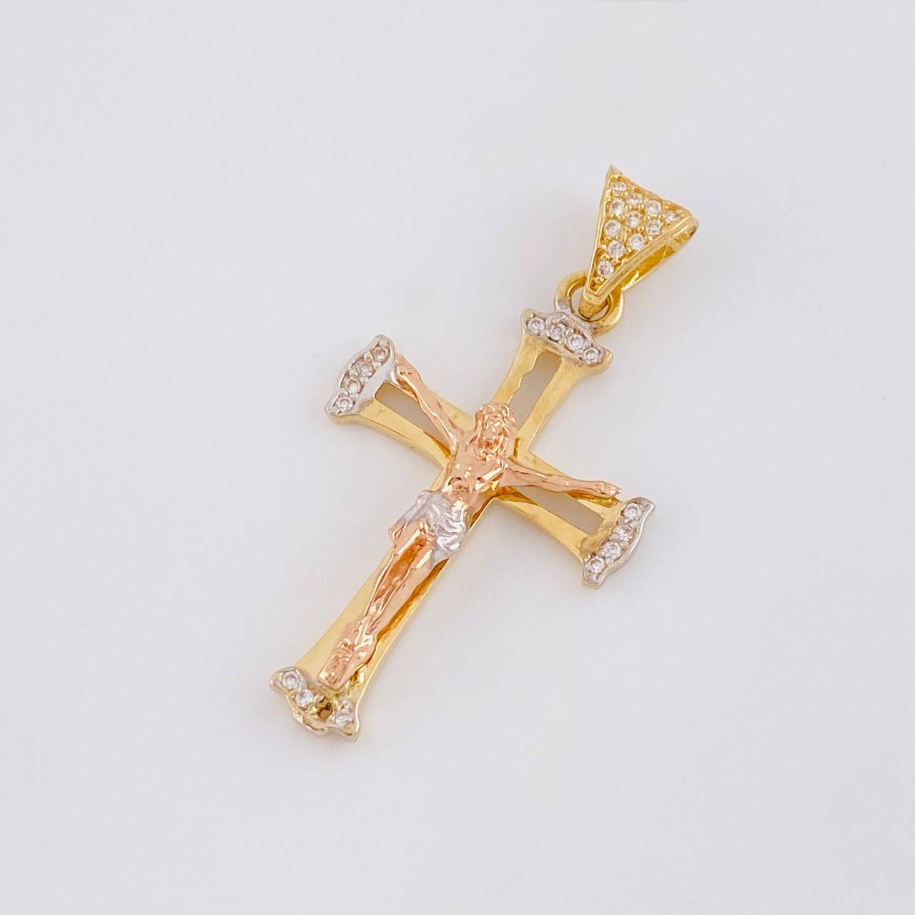 Dije Cruz Cristo 2.7g / 3.7cm Tres Oros 18K