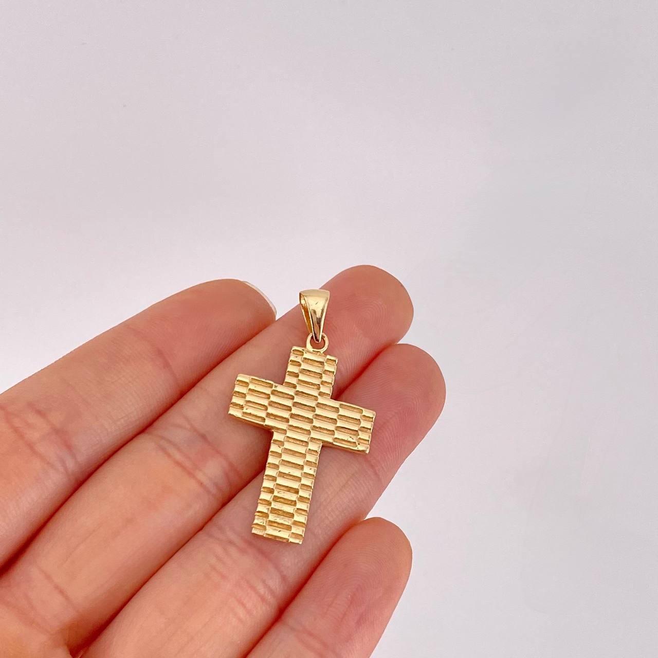 Dije Cruz Rayada 4.05g / 3.9cm Oro Amarillo 18K