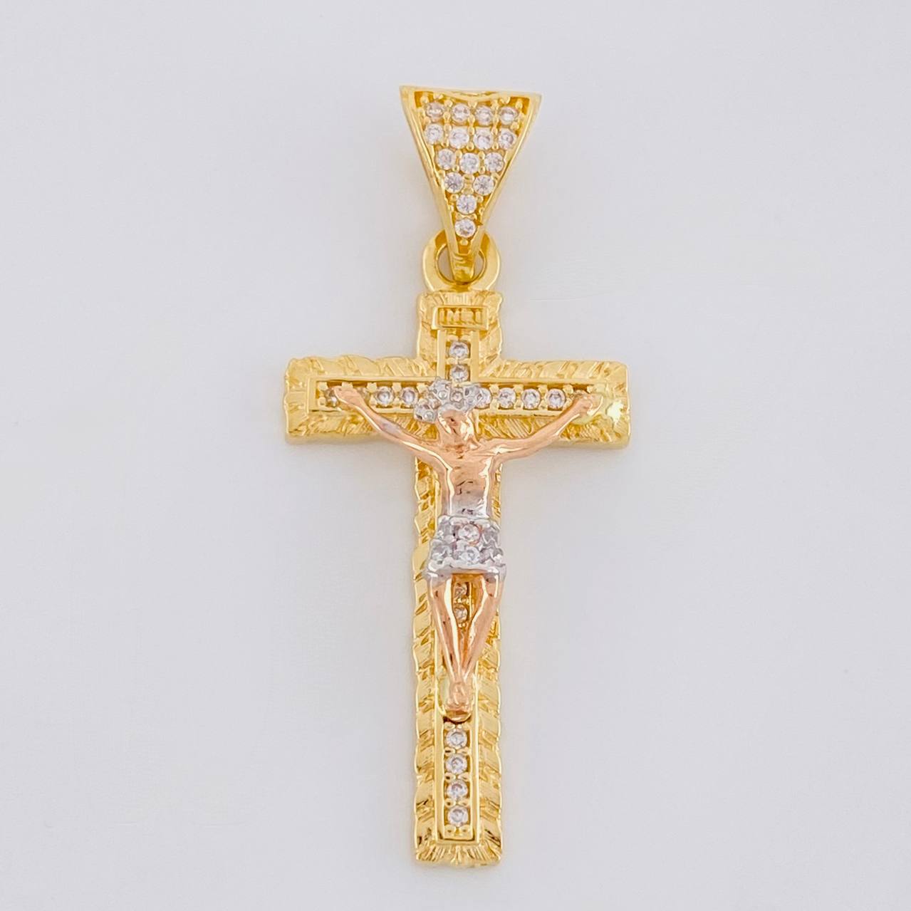 Dije Cruz Cristo 3.95g / 3.8cm Tres Oros 18K