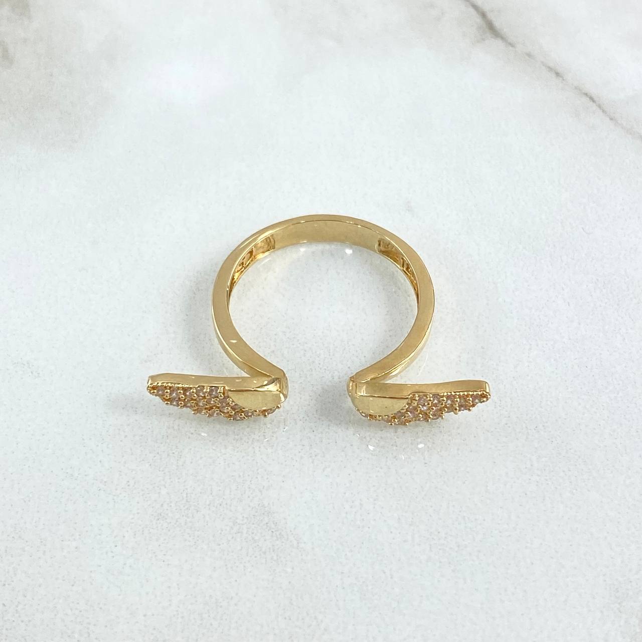 Anillo Abrazo 3.05gr / T7 1/2 / Alas Curvas Circones Blancos Oro Amarillo 18K *