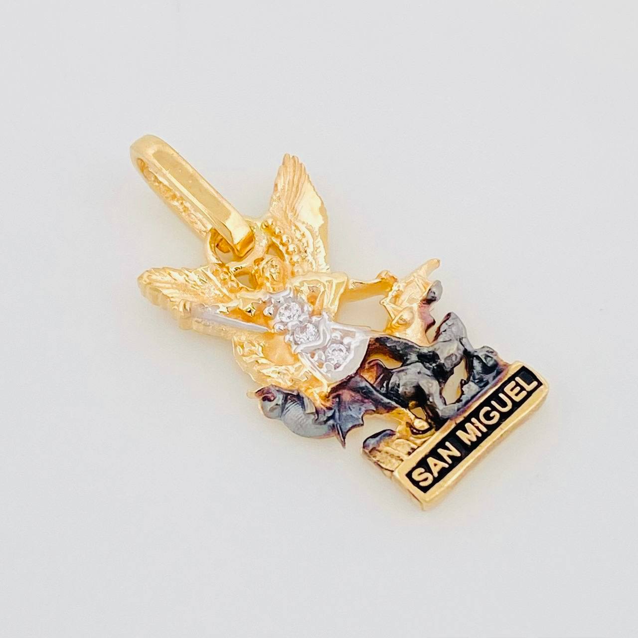Dije San Miguel Arcángel 1.6g / 2.1cm Tres Oros 18K