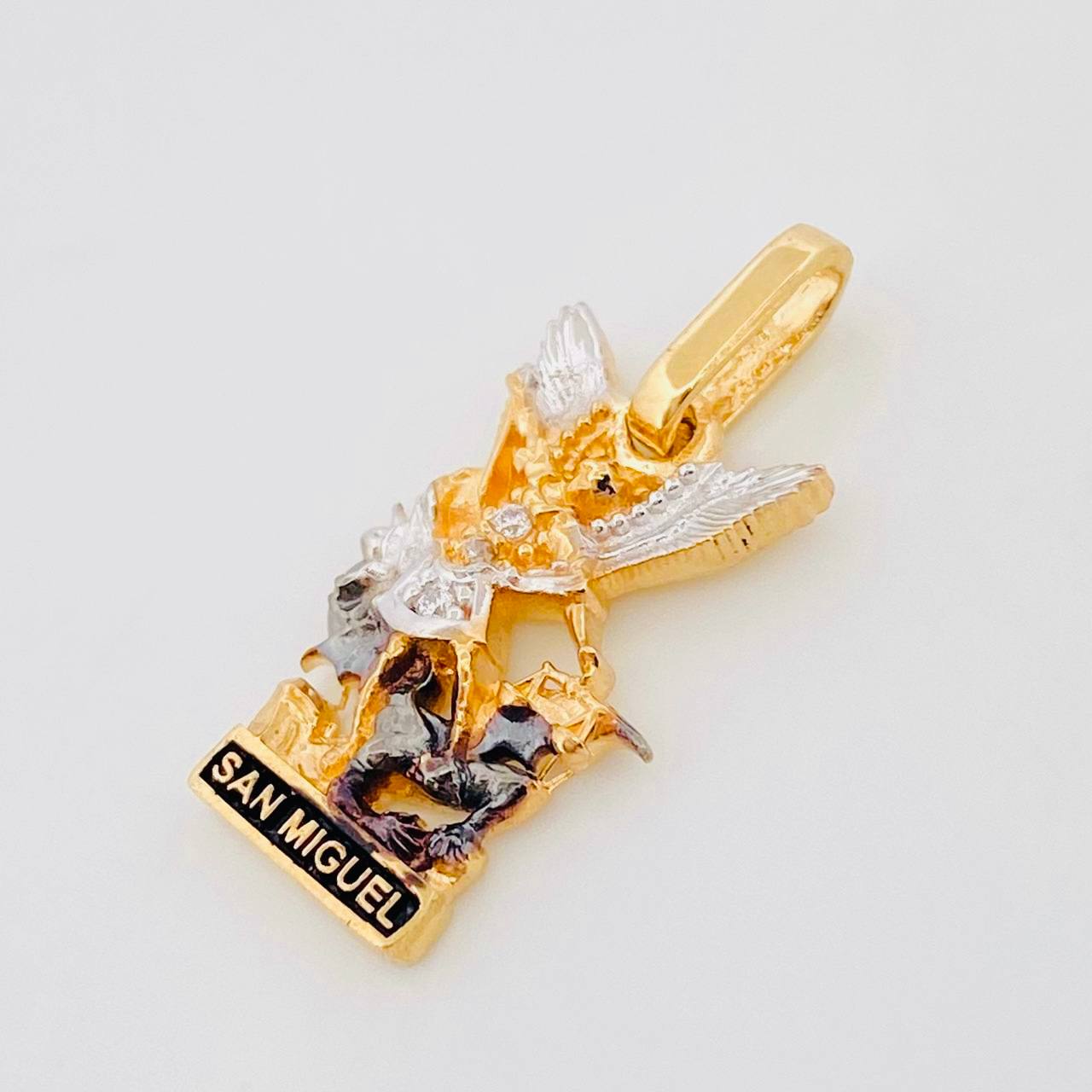 Dije San Miguel Arcángel 1.75g / 2.1cm Tres Oros 18K