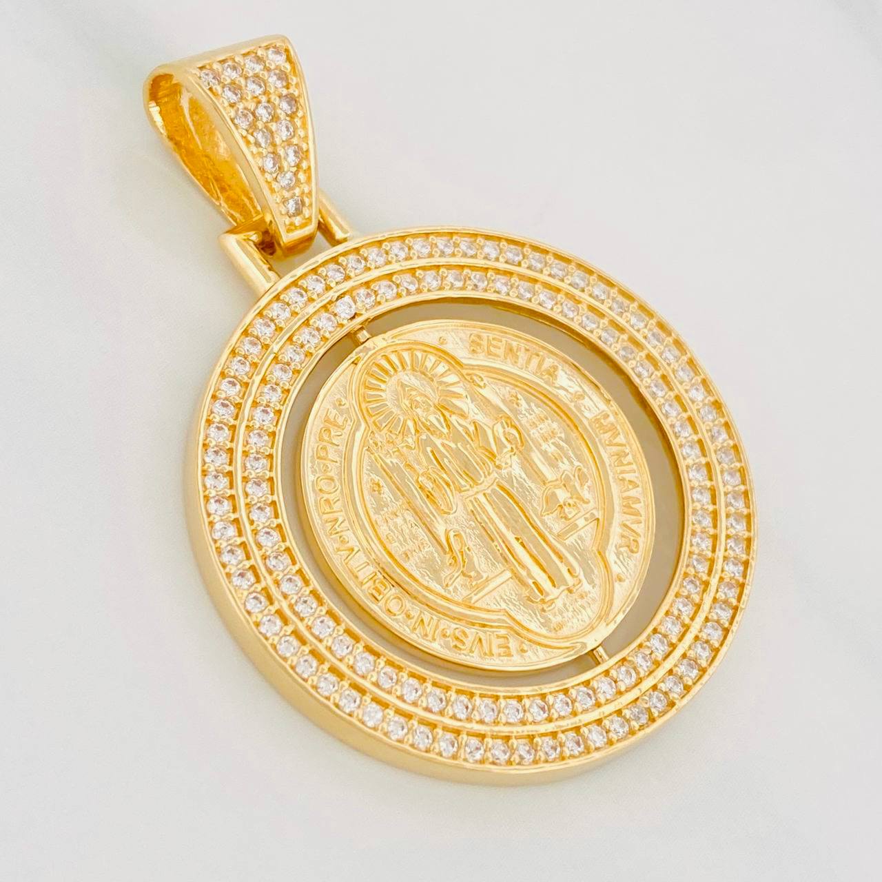 Dije San Benito Móvil 7.8g / 3.9cm Oro Amarillo 18K