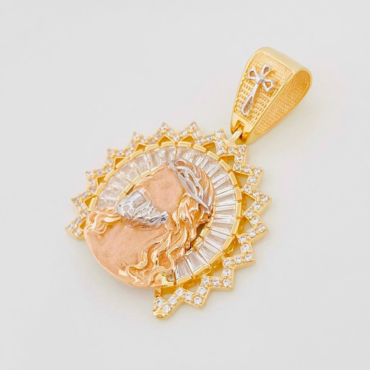 Dije Rostro de Cristo 7.6g / 3.5cm Tres Oros 18K