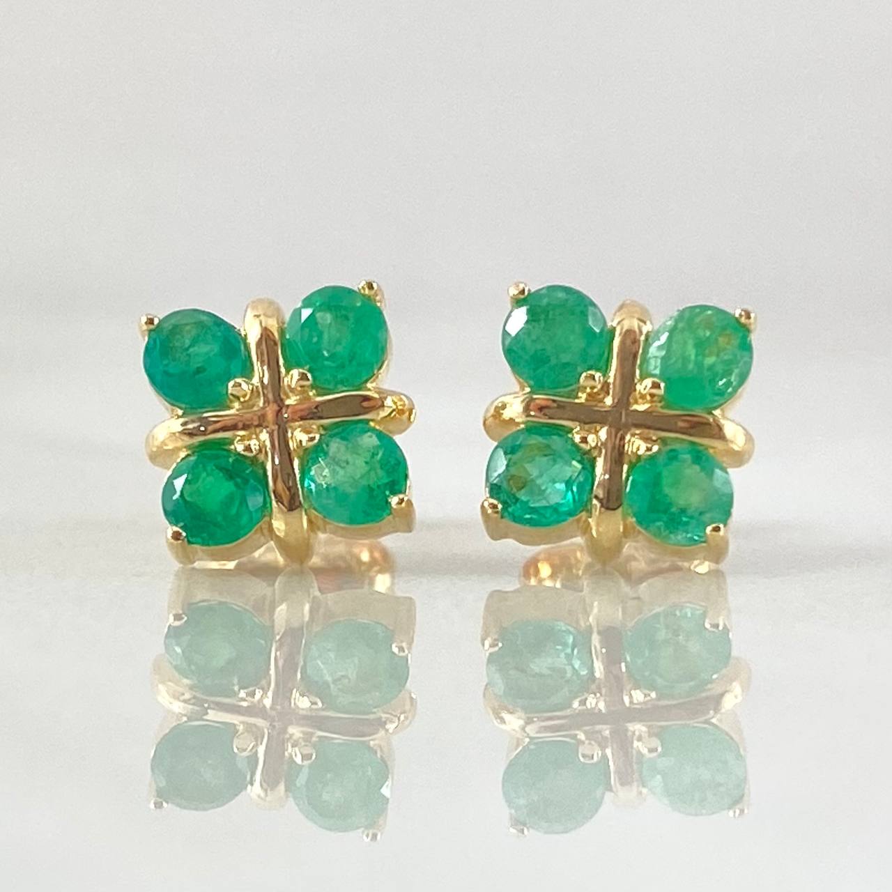 Topos Flor Regalo Esmeraldas 72pts 2.3gr / Oro Amarillo 18K