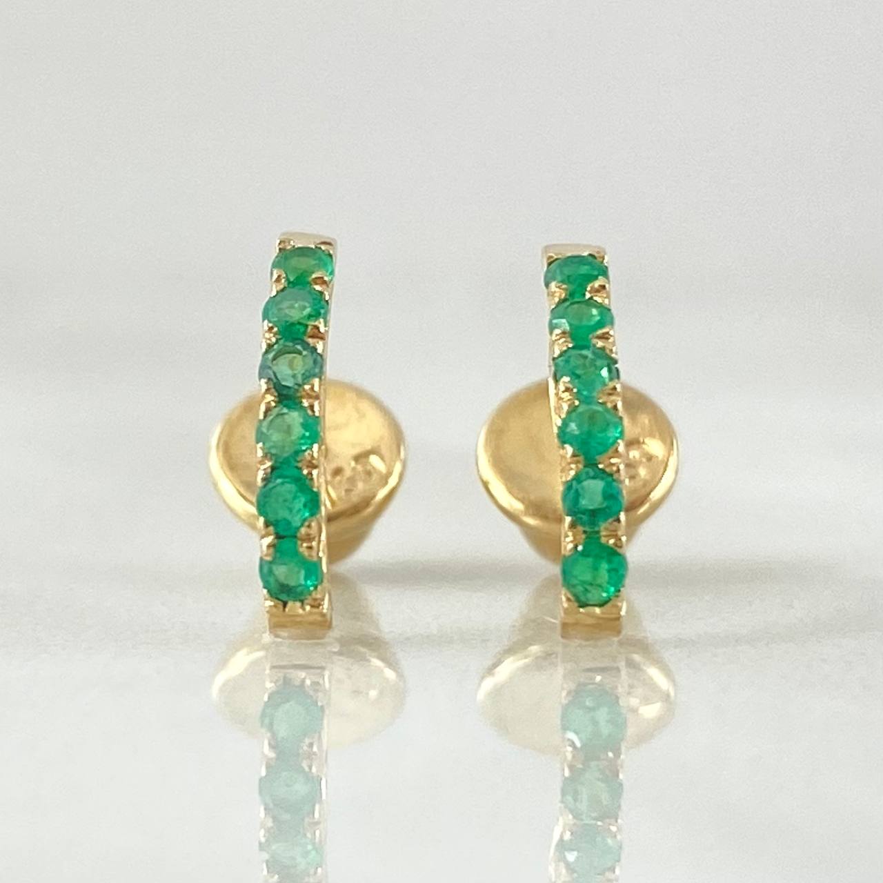 Topos Ola Curva Esmeraldas 25pts 0.85gr / 1cm / Oro Amarillo 18K