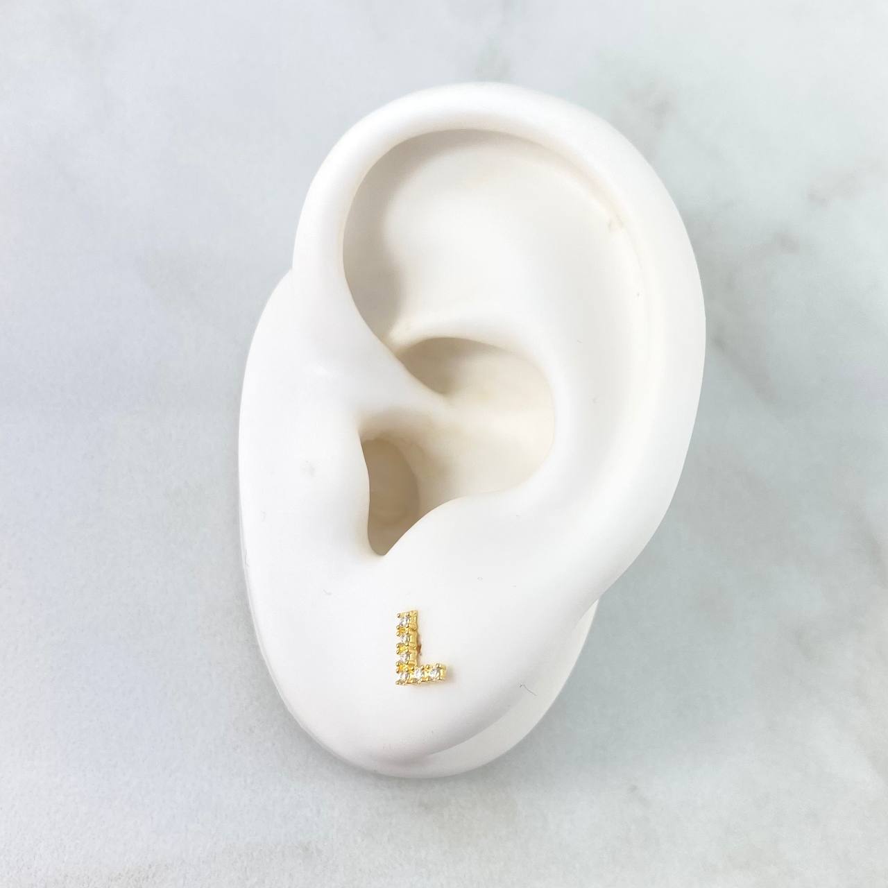 Topos Letra L 0.55gr / 6mm Circones Blancos Oro Amarillo 18K ©