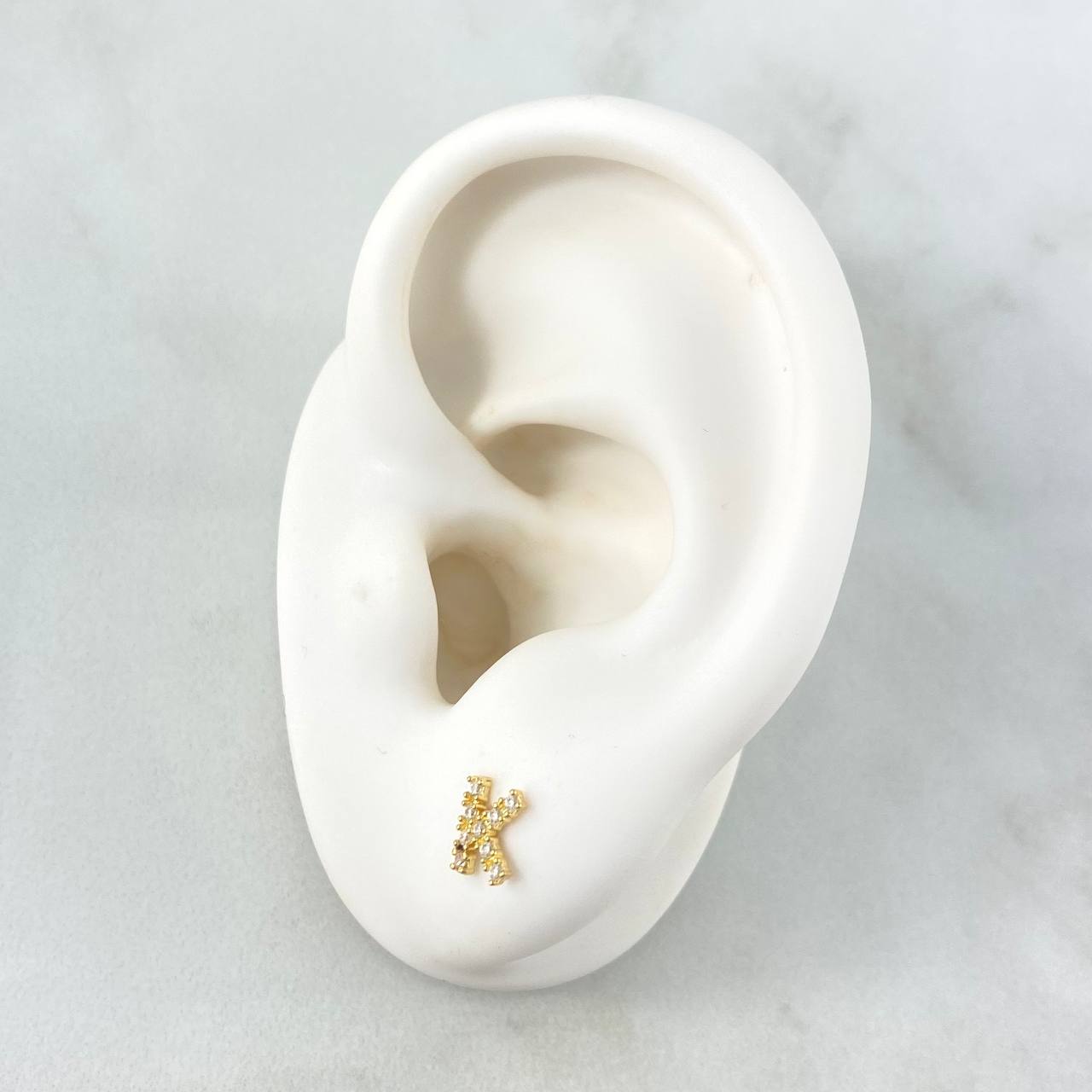 Topos Letra K 0.7gr / 6mm Circones Blancos Oro Amarillo 18K *