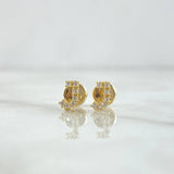 Topos Letra J 0.65gr / 6mm Circones Blancos Oro Amarillo 18K ©