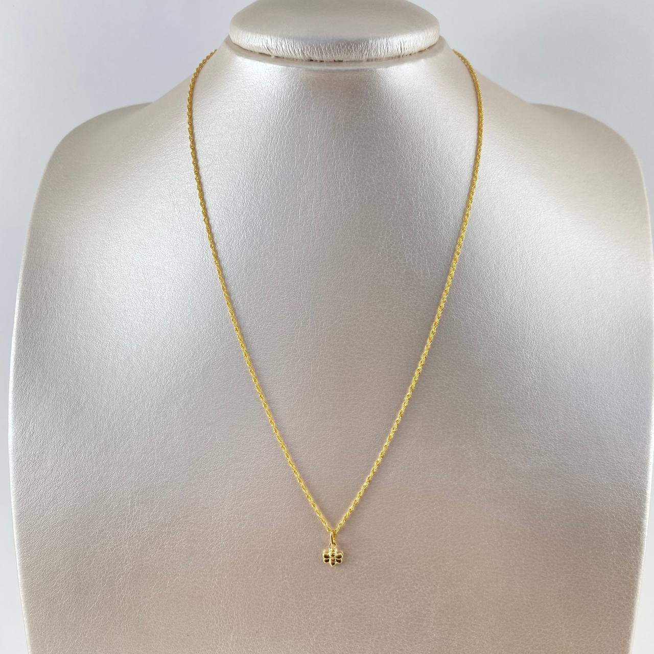 Cadena Lazo 0.9gr / 45cm + Dije Abeja 0.25gr / 1cm Oro Amarillo (Oferta) ©