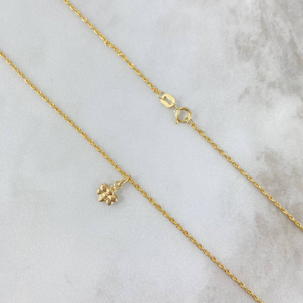 Cadena Lazo 0.9gr / 45cm + Dije Abeja 0.25gr / 1cm Oro Amarillo (Oferta) ©