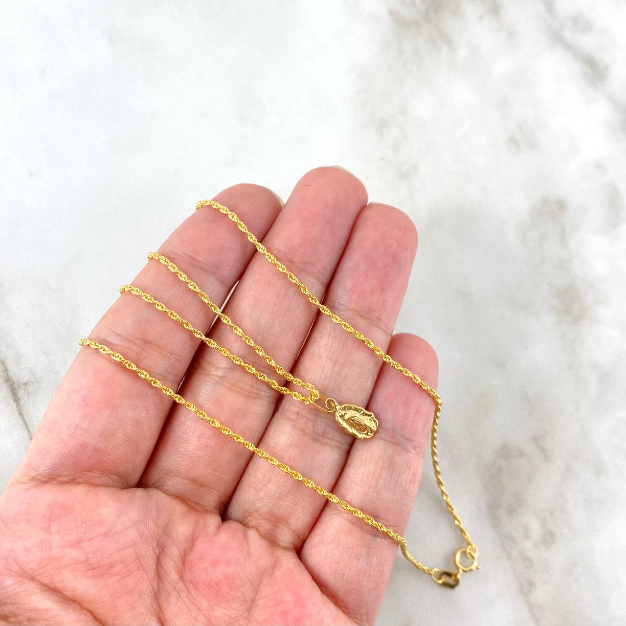 Cadena Lazo 0.95gr / 50cm + Dije Virgen Guadalupe Silueta 0.25gr / 1.5cm Oro Amarillo (Oferta)