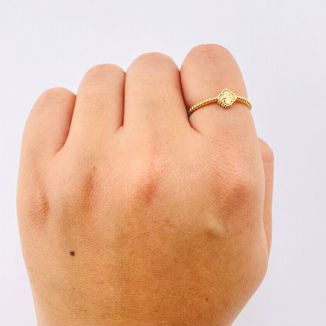 Anillo Trebol Dorado 1.55gr / T7 3/4 / Oro Amarillo Nac.Esp. 18K ©