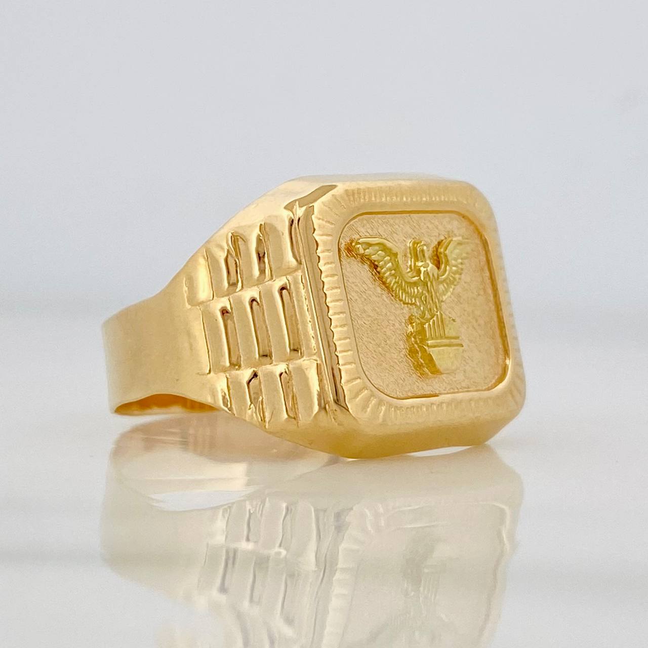 Anillo Aguila 3.4g / T10 1/2 Oro Amarillo 18K