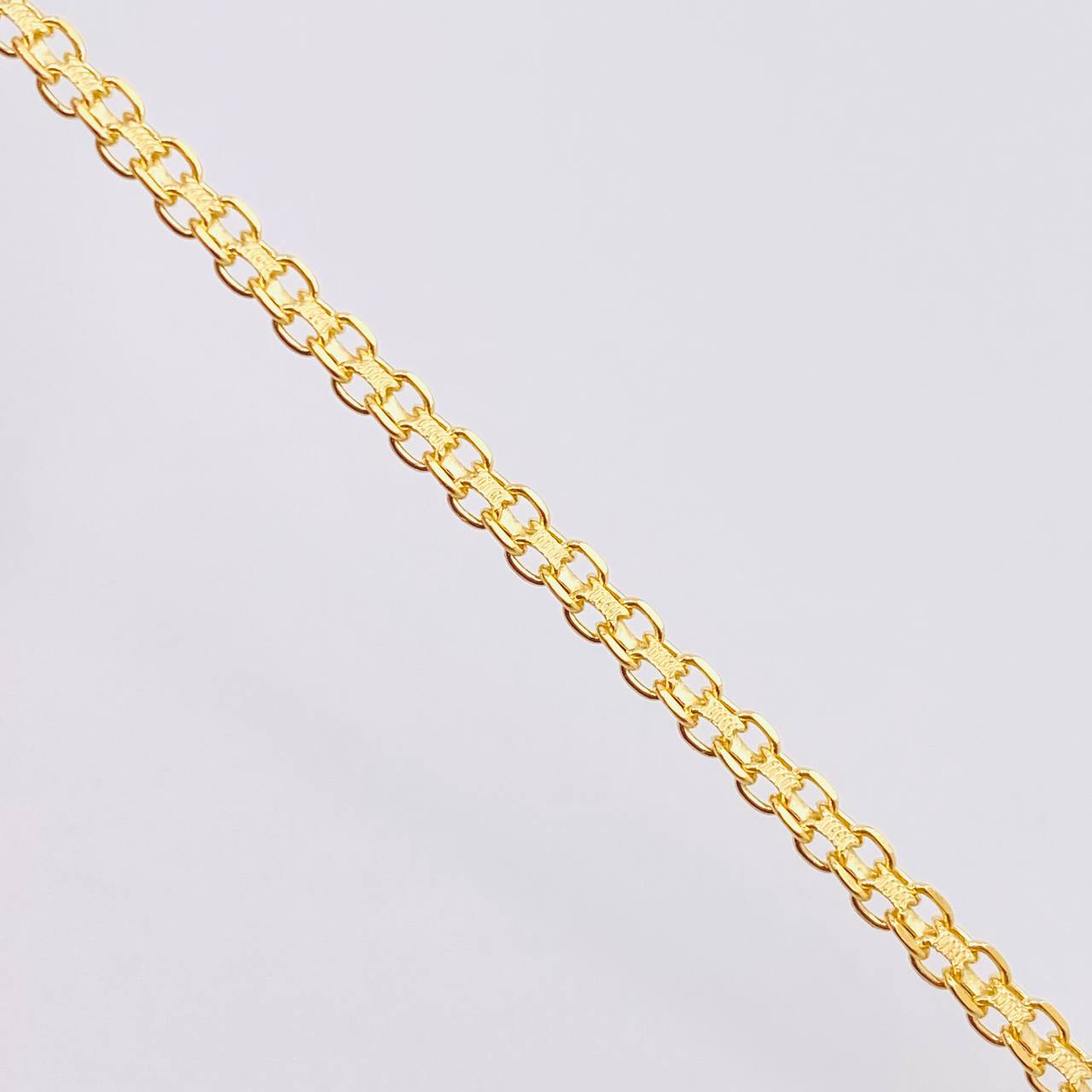 Pulso Chino 2.4gr / 18.5cm / 2.4mm Oro Amarillo +1 18K ©