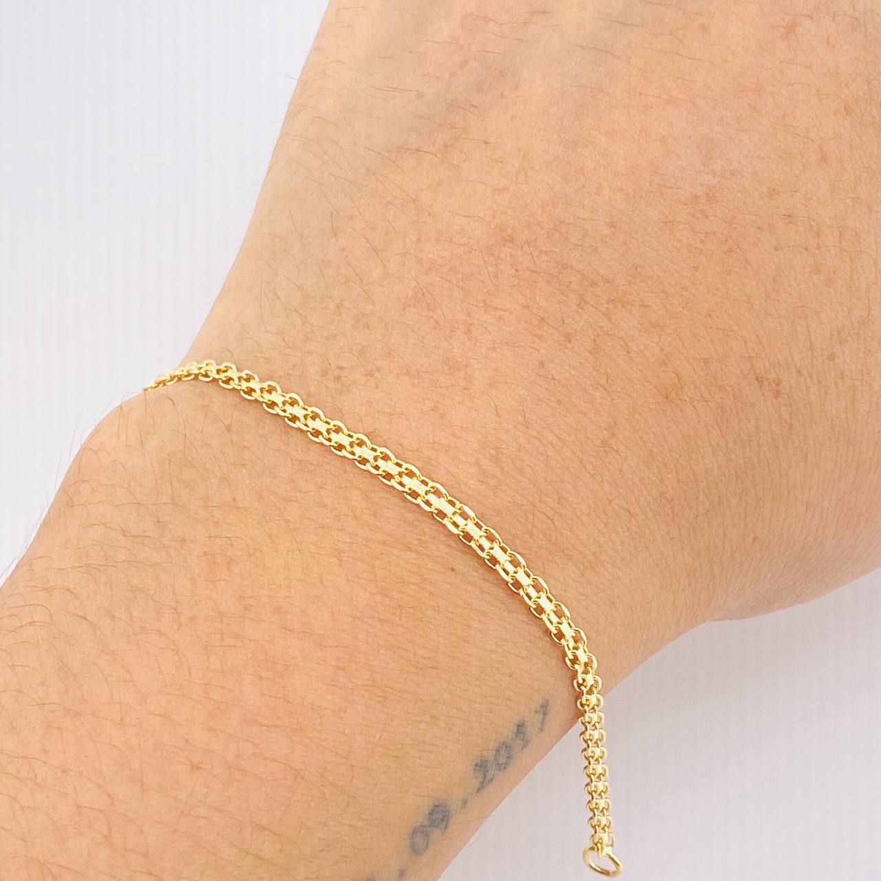 Pulso Chino 2.4gr / 18.5cm / 2.4mm Oro Amarillo +1 18K ©