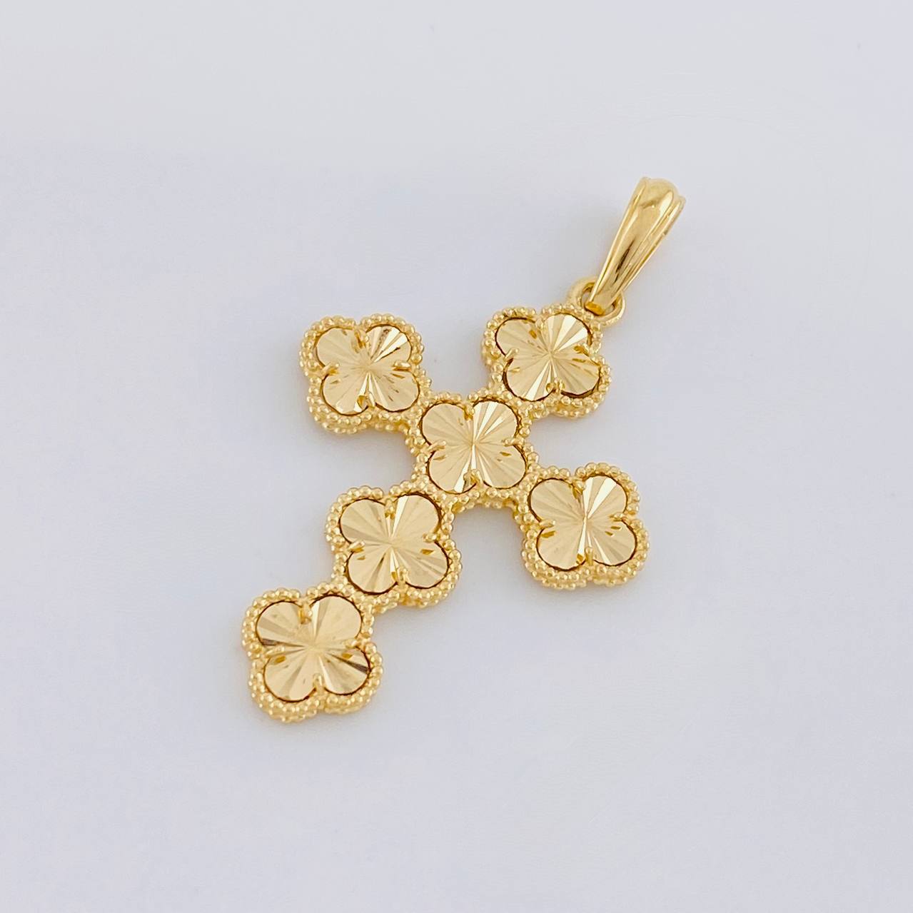 Dije Cruz Trébol Diamantado 6.4g / 5cm Oro Amarillo 18K