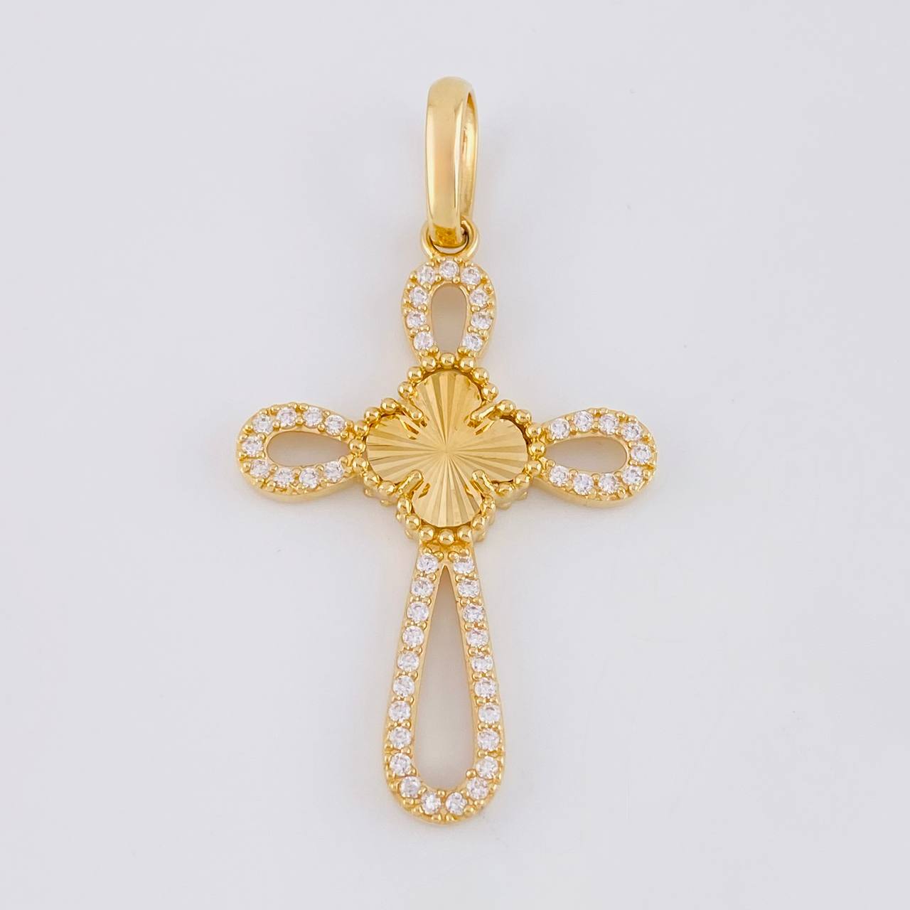 Dije Cruz Trébol 6.65g / 5.4cm Oro Amarillo 18K