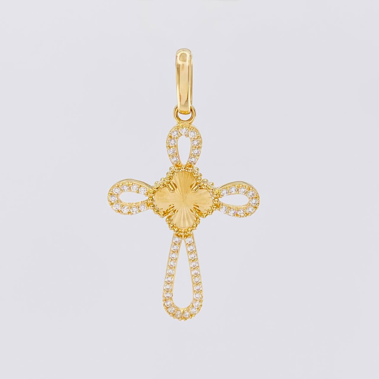 Dije Cruz Trébol 6.65g / 5.4cm Oro Amarillo 18K