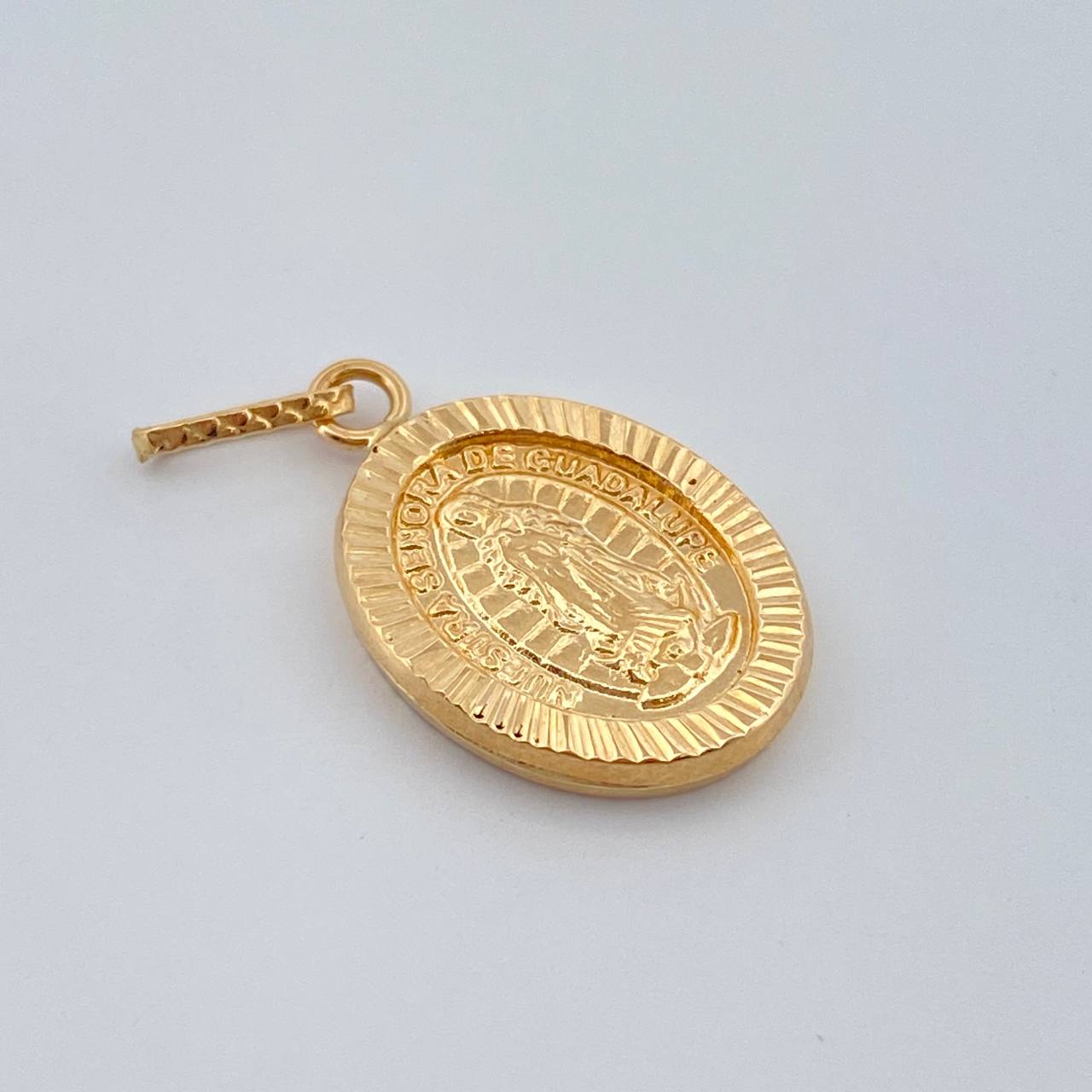 Dije Virgen Guadalupe 0.95gr / 2.5cm / Oro Amarillo 18K &