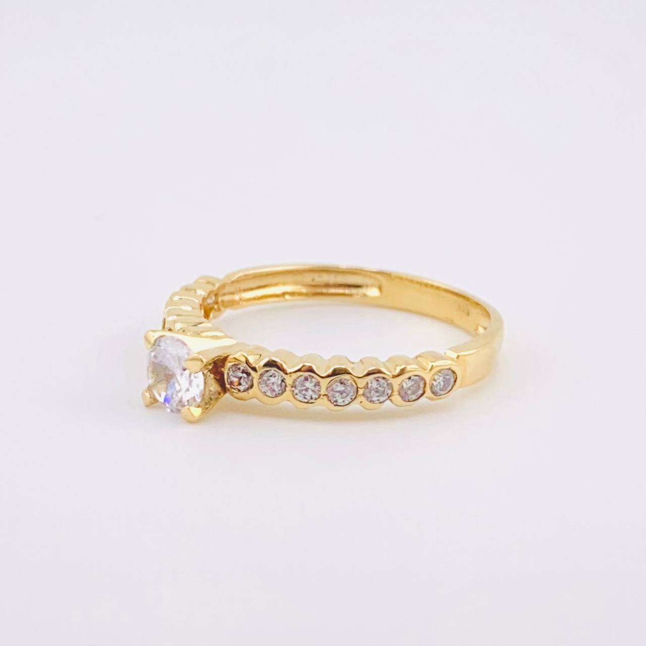 Anillo Solitario Churumbela 2.37gr / T7 / Oro Amarillo 18K *