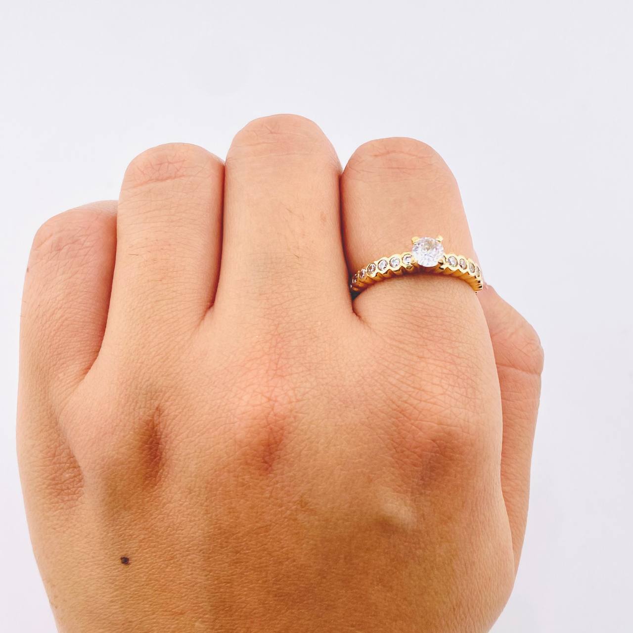 Anillo Solitario Churumbela 2.37gr / T7 / Oro Amarillo 18K *