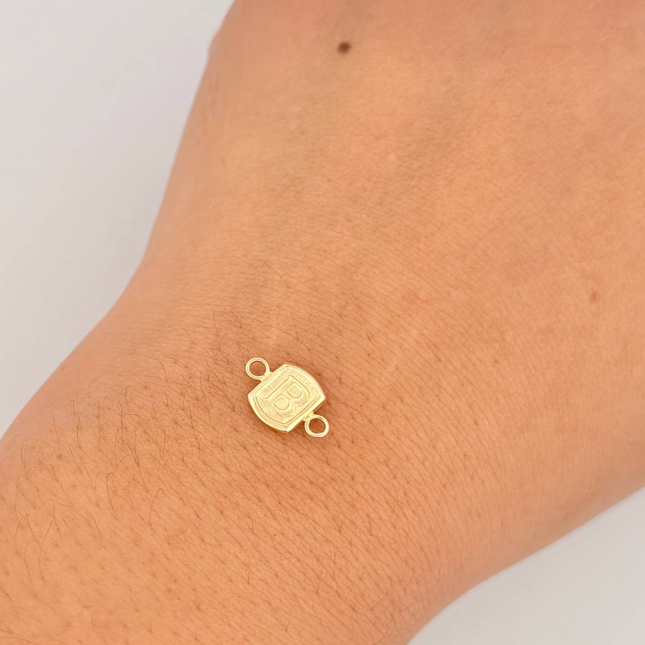 Herraje Letra B 0.3gr / 1.2cm / Oro Amarillo 18K