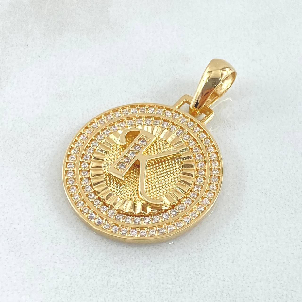 Dije Medalla Letra K 4.6gr / 3cm / Oro Amarillo 18K