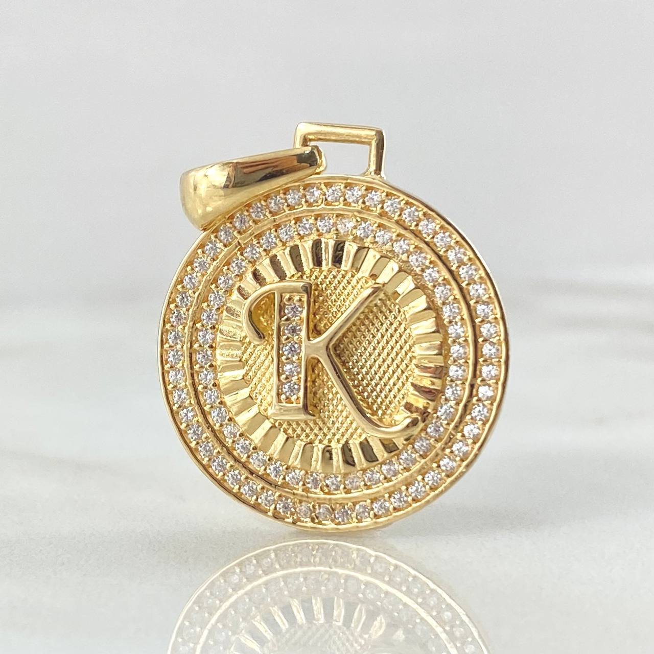Dije Medalla Letra K 4.6gr / 3cm / Oro Amarillo 18K