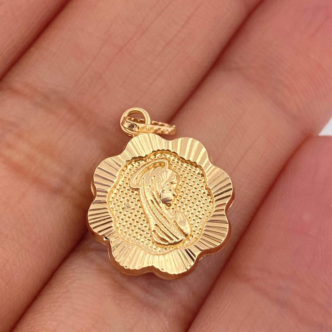 Dije Virgen Maria 0.85gr / 2.1cm / Oro Amarillo 18K &