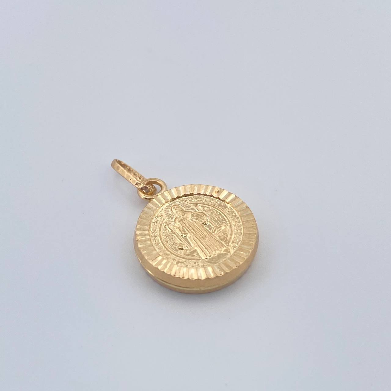 Dije San Benito 0.95gr / 2.2cm / Oro Amarillo 18K %