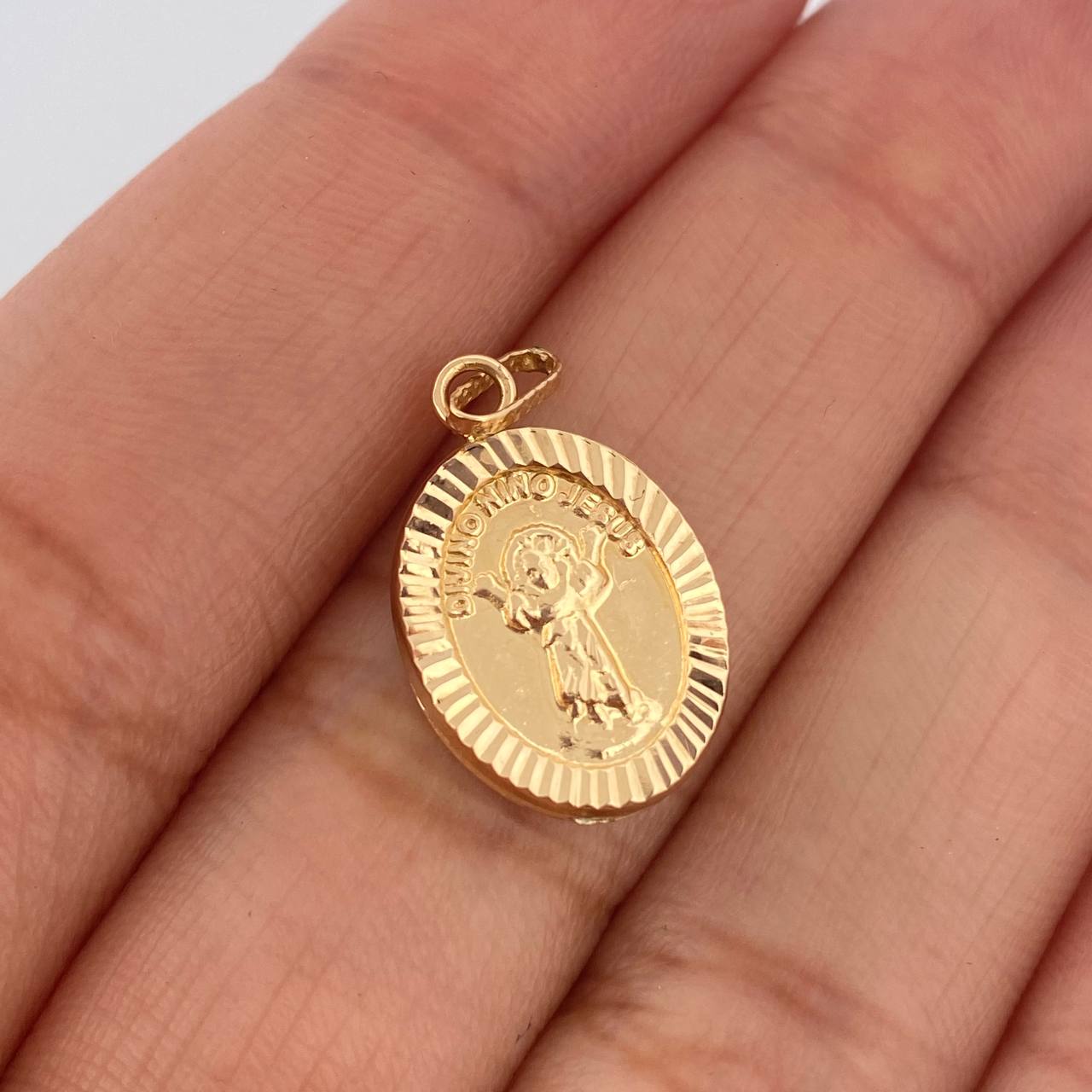Dije Divino Niño 1.1gr / 2.5cm / Oro Amarillo 18K %