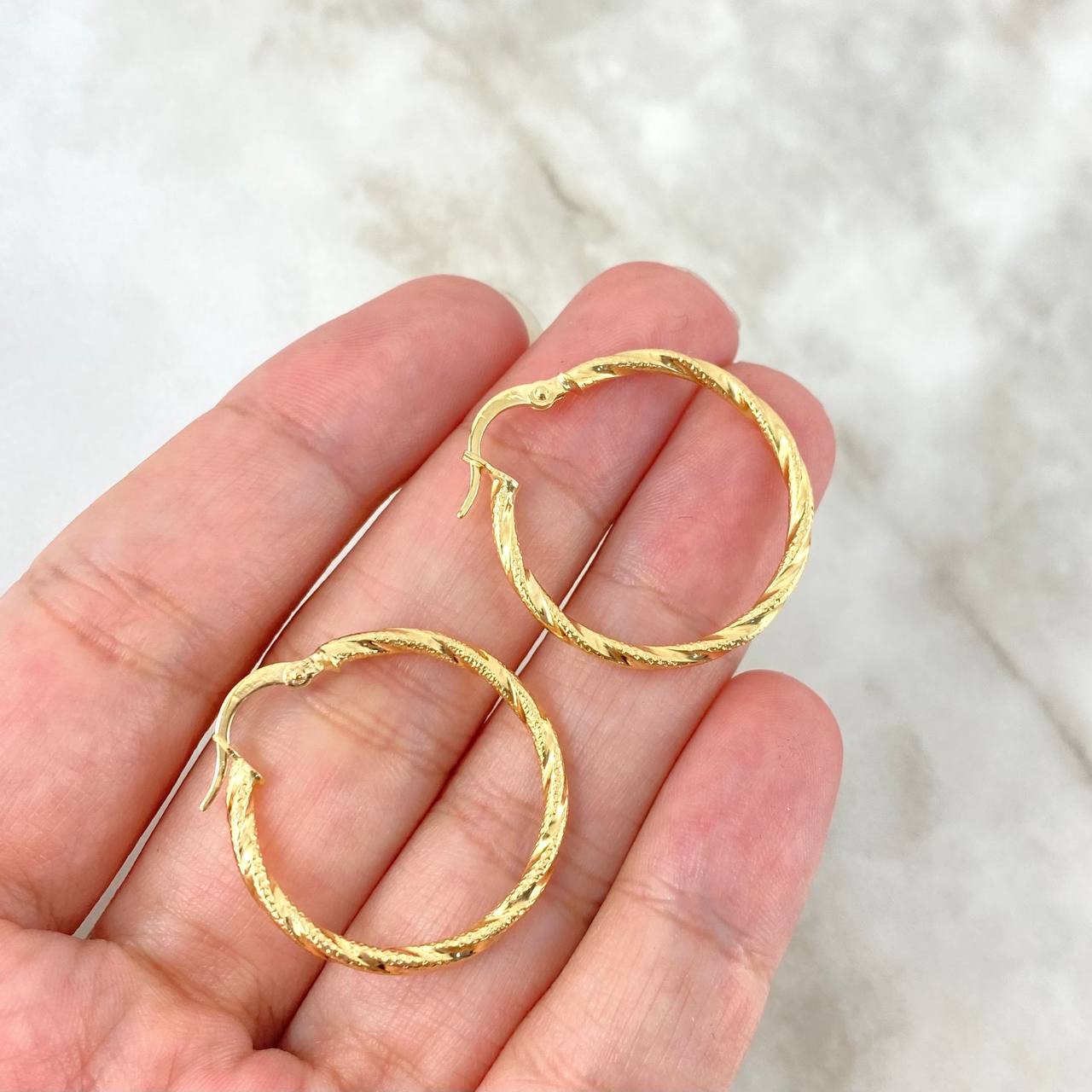 Candongas Sami 1.7gr / 2.7cm / Punteadas Entorchadas Oro Amarillo