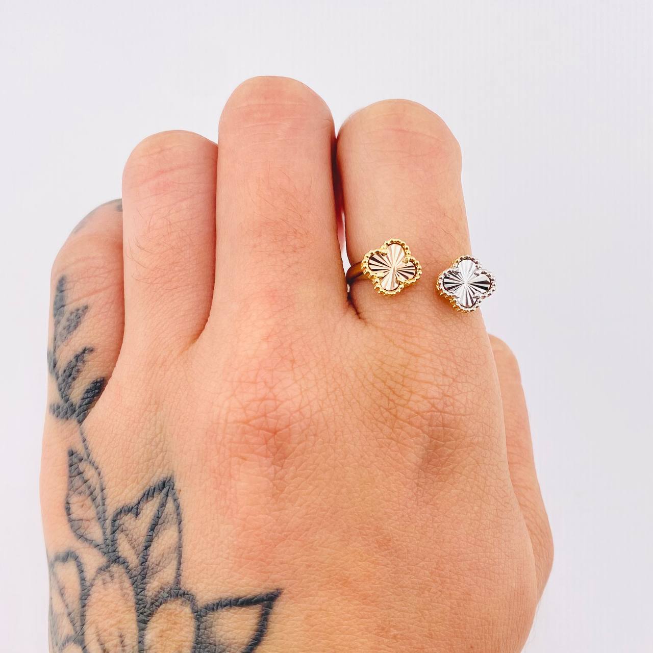 Anillo Dos trebol 2.85gr / T7 / Tres Oros Nac.Esp. 18K