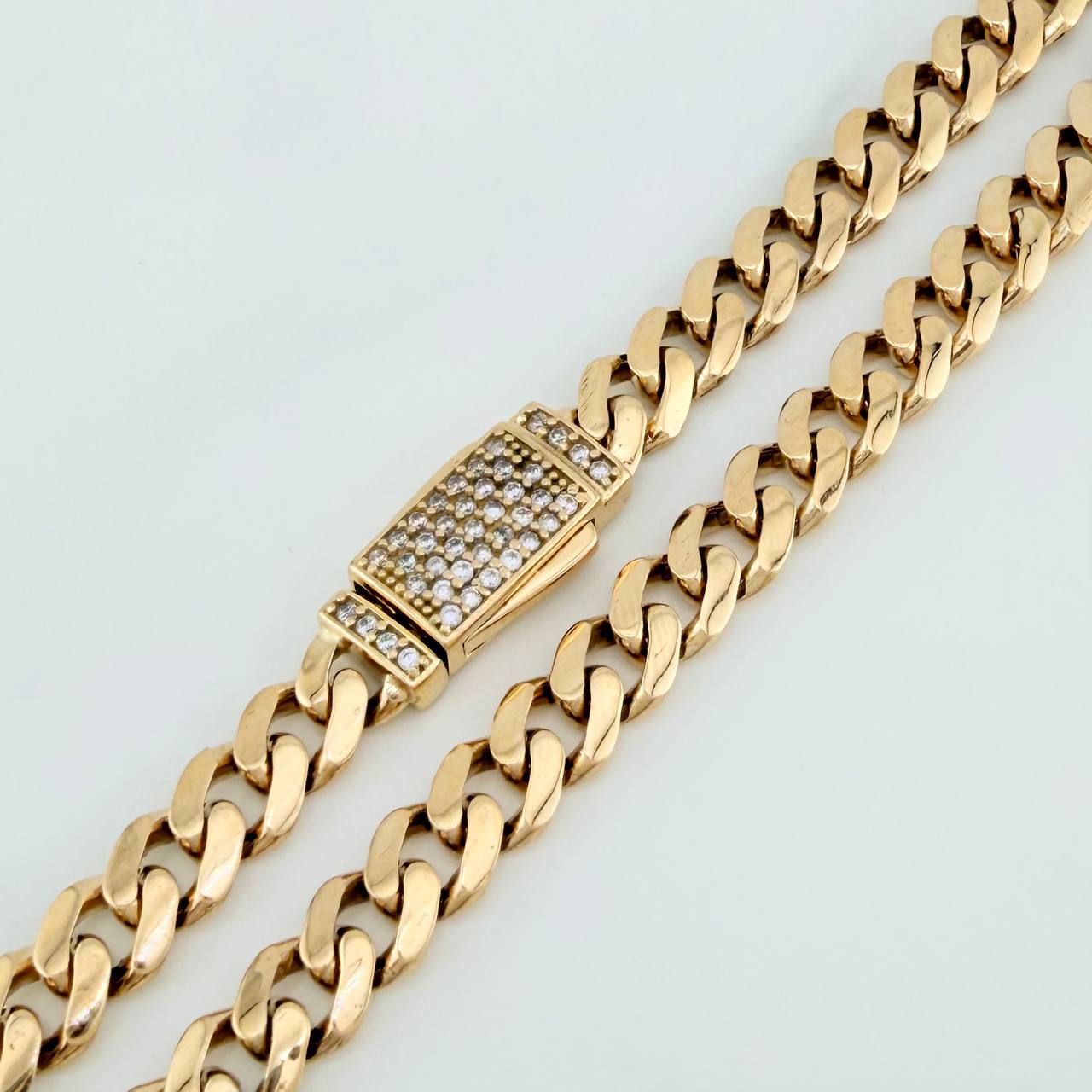 Cadena Cubana 30.3gr / 60.2cm / 6.7mm Oro Amarillo Nac.Esp. 18K $