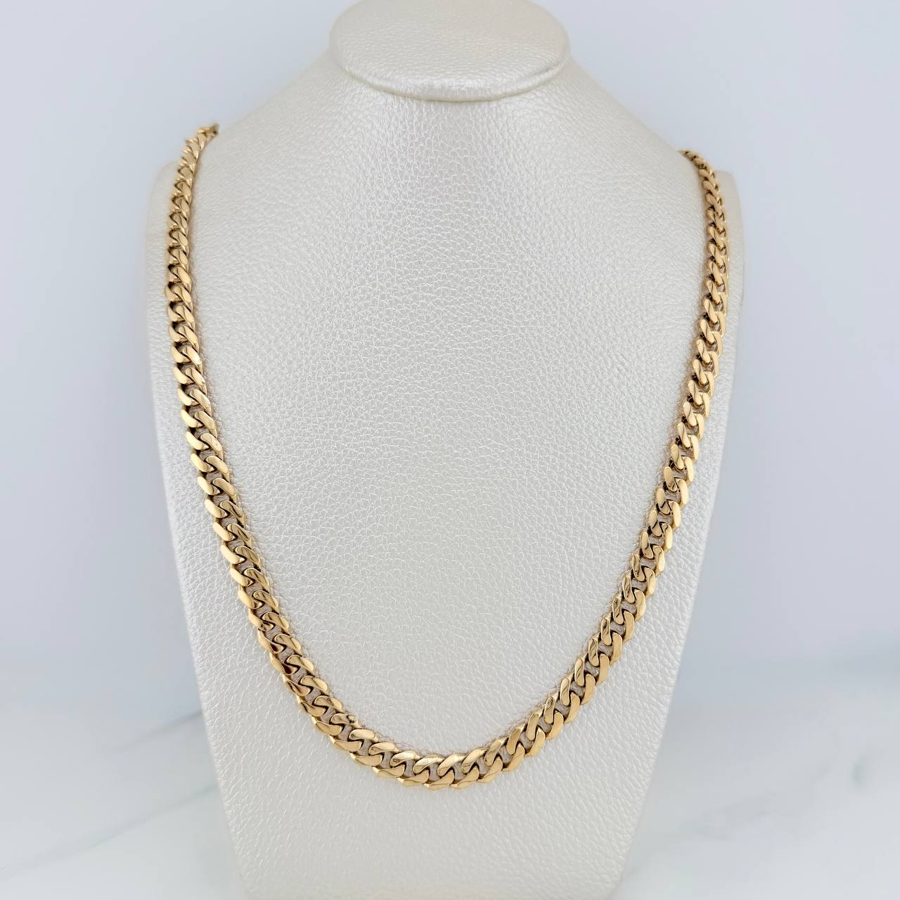 Cadena Cubana 30.3gr / 60.2cm / 6.7mm Oro Amarillo Nac.Esp. 18K $