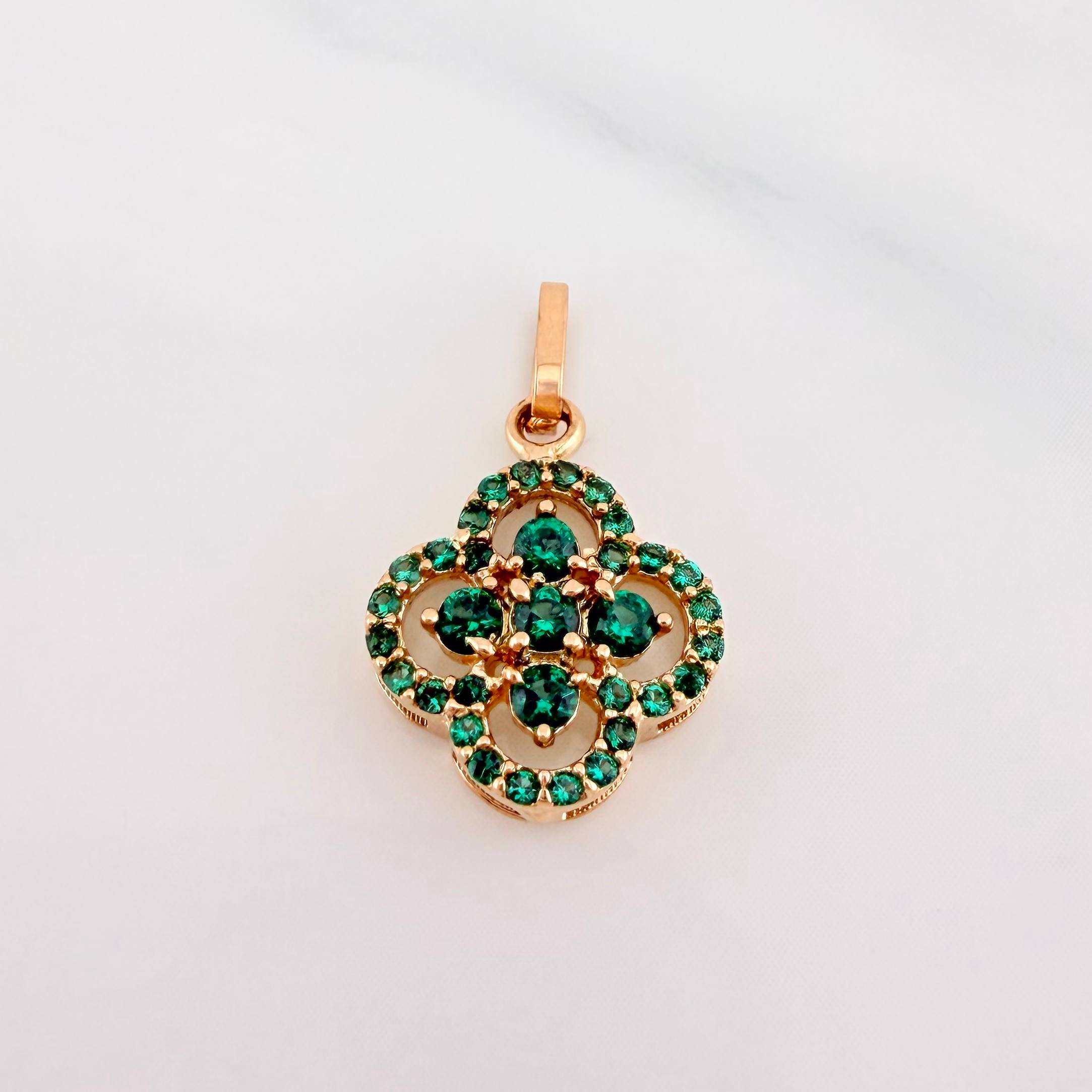 Dije Trebol Doble 1.45 g / 1.9 cm Oro Amarillo 18K