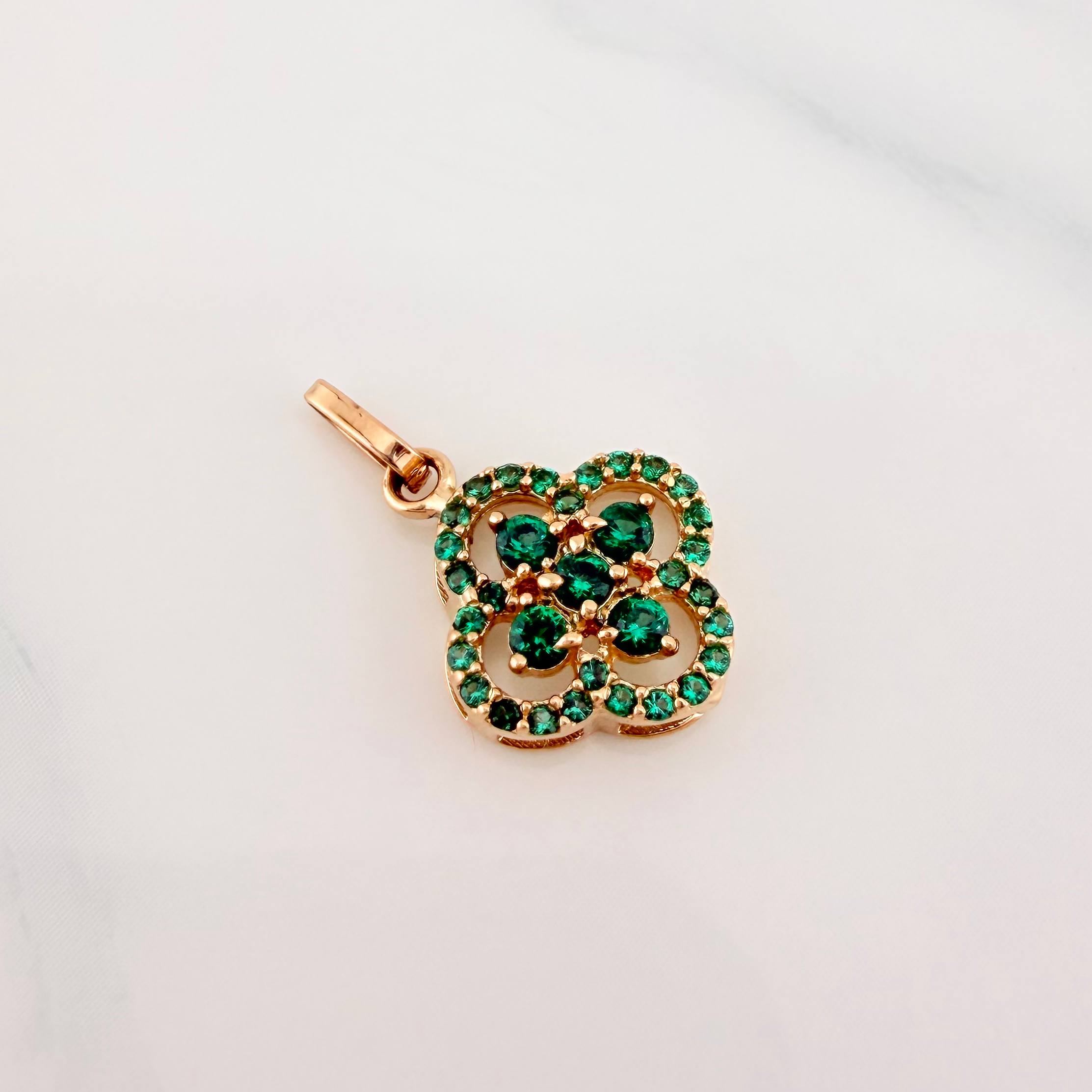 Dije Trebol Doble 1.45 g / 1.9 cm Oro Amarillo 18K