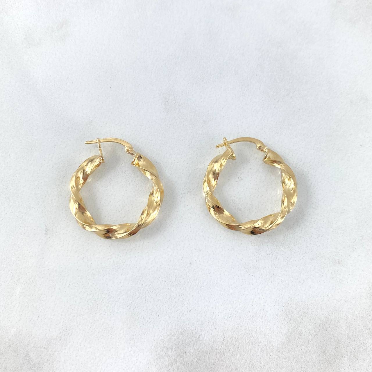 Candongas Moni 1.65gr / 2.3cm / Entorchadas Oro Amarillo